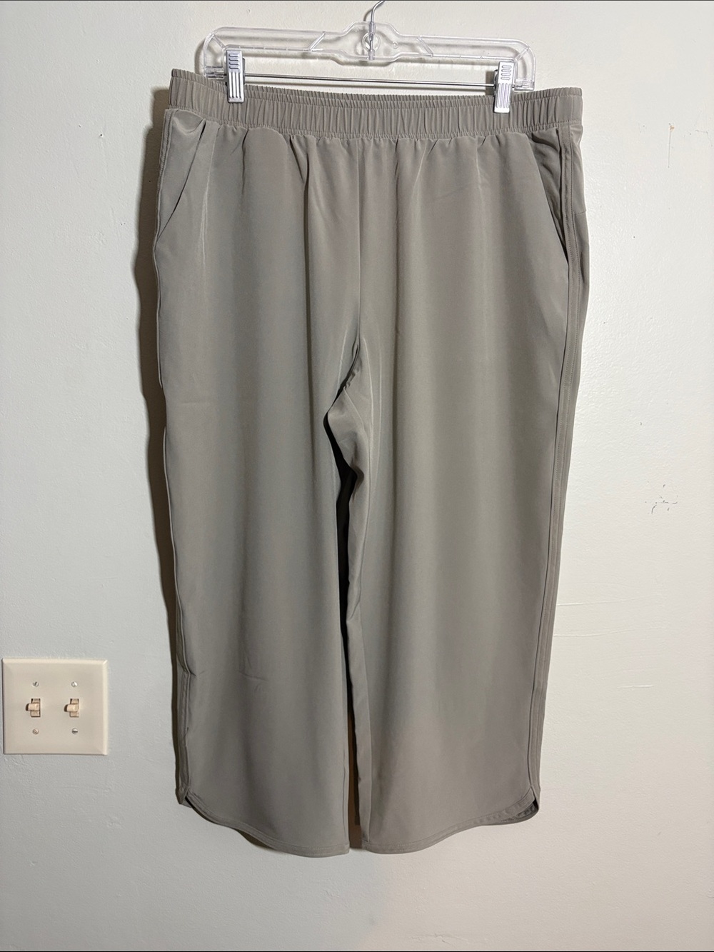 RBX Pull-On Active capri Pants in Taupe Beige L